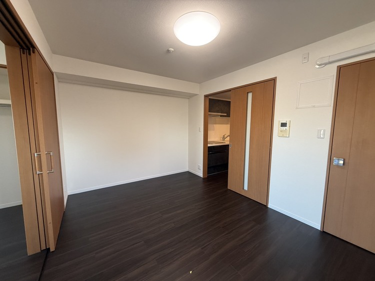 居間 快適に過ごす毎日を求めて、暮らしの中でご自身の「マイホーム」に創り上げてください。