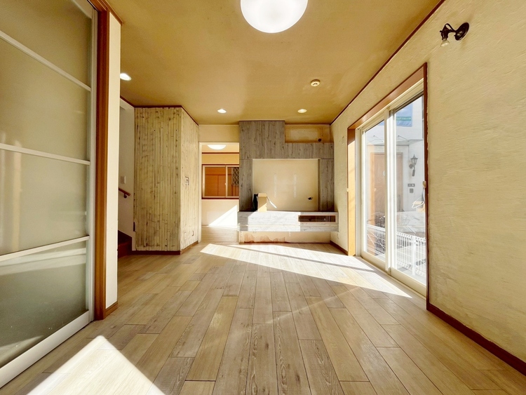 居間 飾り過ぎないシンプルな内装と偏り過ぎないデザインで統一しました。