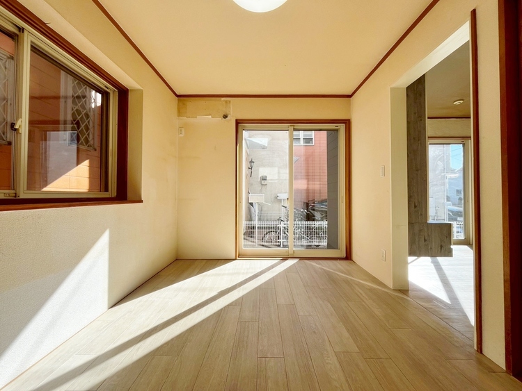 居間 快適に過ごす毎日を求めて、暮らしの中でご自身の「マイホーム」に創り上げてください。