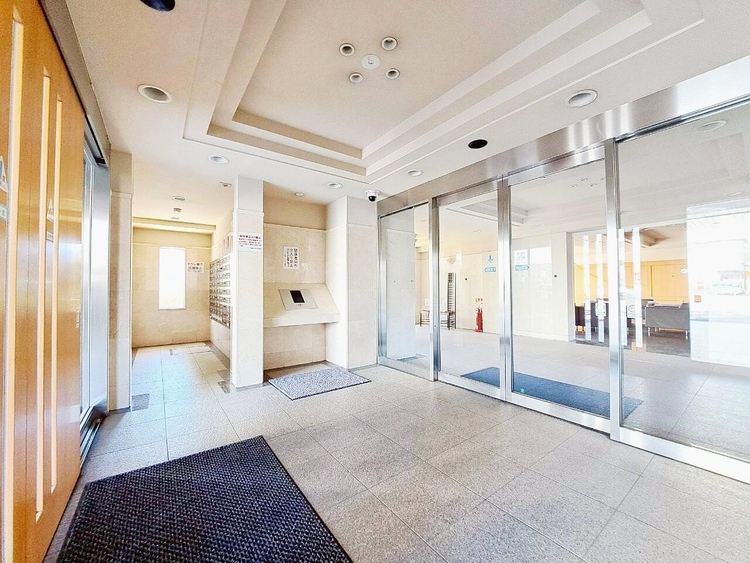 エントランス エントランス内部は、管理が行き届き清潔な共有スペースとなっています。