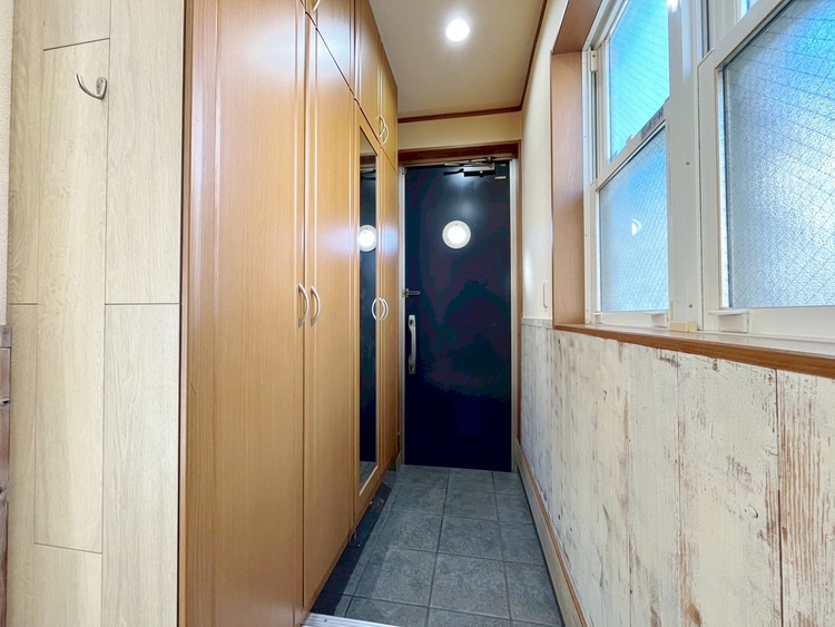 玄関 シューズボックスを完備した玄関です。