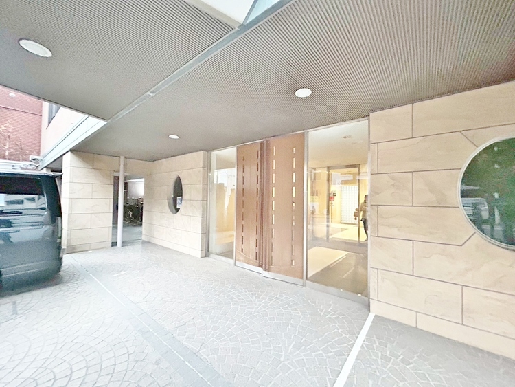 その他 上質感漂う玄関アプローチです。