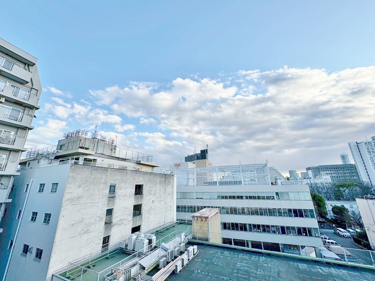 その他 眺望や窓からの景色が良いと、家で過ごす時間も快適です。