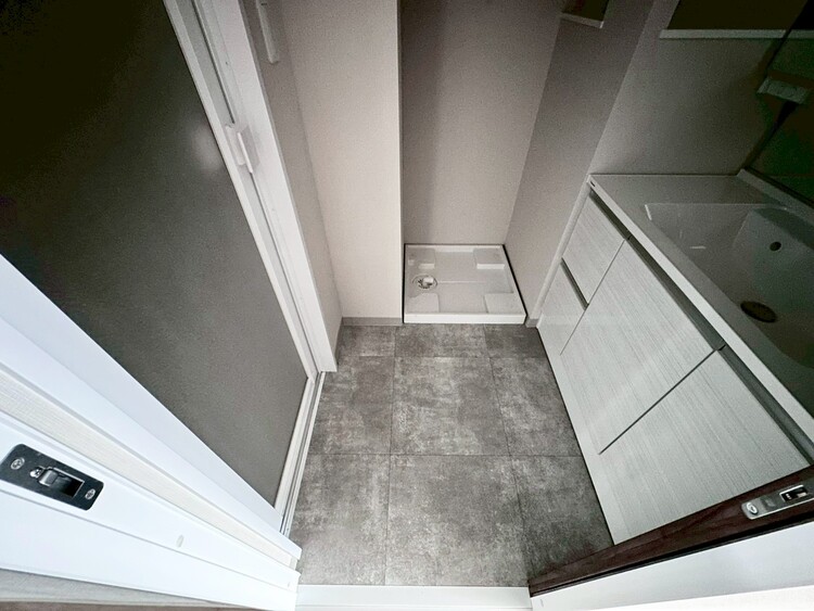 その他 十分な広さの脱衣所。