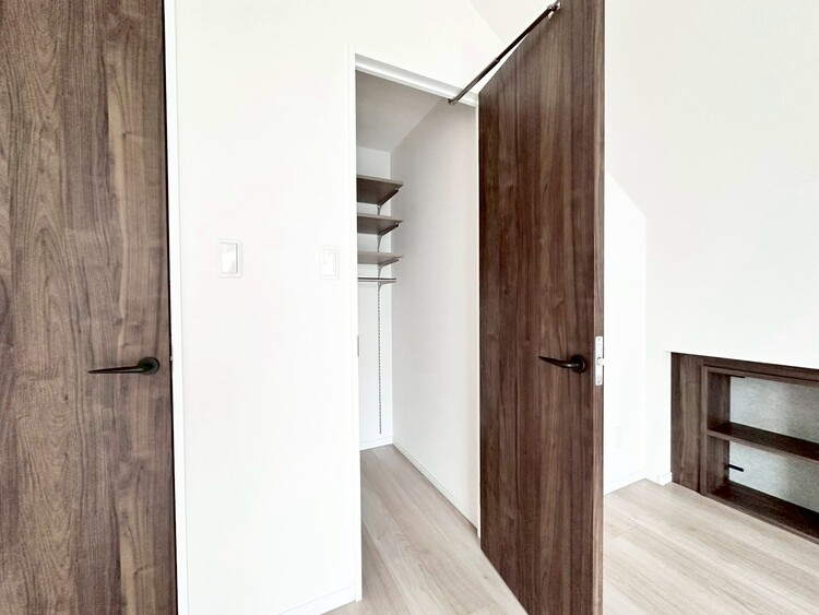 その他 収納スペースが付いていて、お部屋を広く使っていただけます。