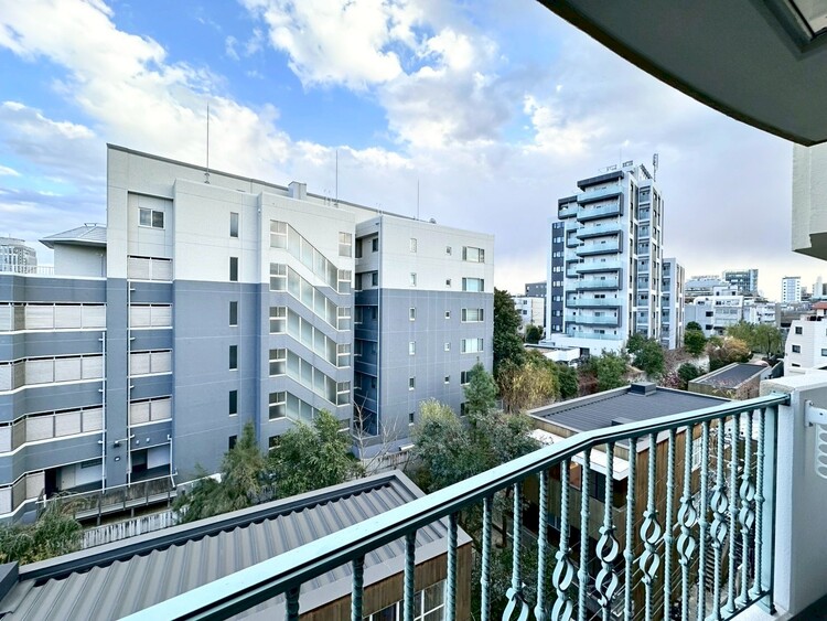 その他 眺望や窓からの景色が良いと、家で過ごす時間も快適です。