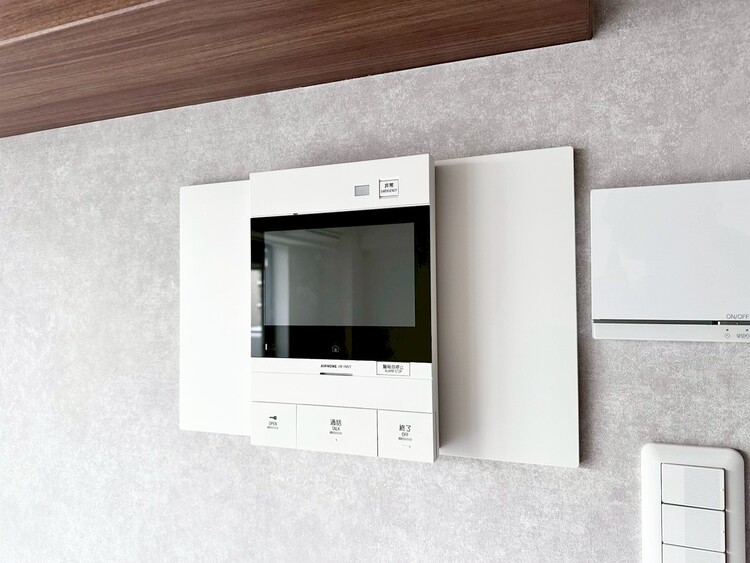 その他 誰が来てもわかる様にモニター付きインターホンを設置。