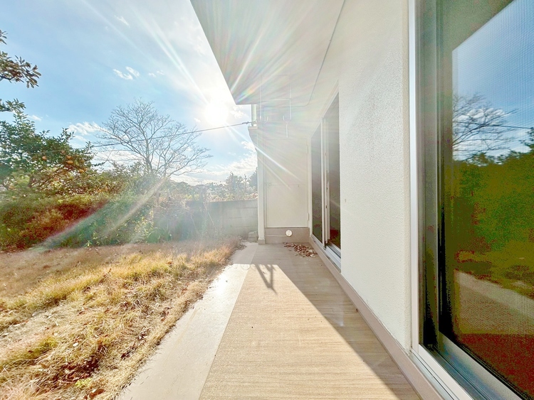 その他 朝の澄んだ空気や、夕方に吹く清々しい風を感じられるバルコニー。