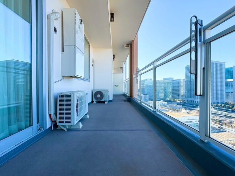 その他 朝の澄んだ空気や、夕方に吹く清々しい風を感じられるバルコニー。