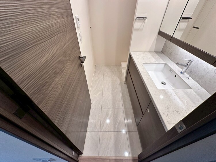 その他 十分な広さの脱衣所。