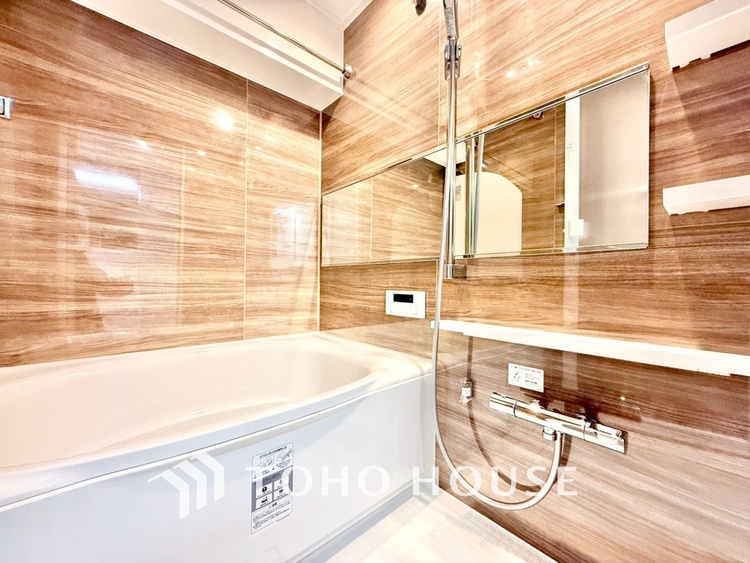 風呂 ◆浴室◆の温もりを感じ、ふわりと寄り添う太陽の妖精たちが自然と僕達を微睡ませる。うとうとしたい訳ではないがそんな時間が嫌いじゃない自分がここにいる。