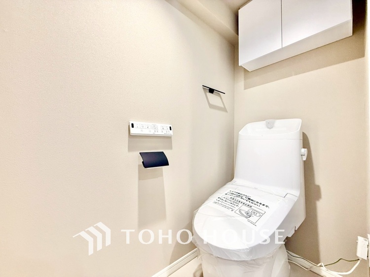 トイレ ◆トイレ◆トイレも全て新品に交換されており、清々しく新生活を始めることができます。白基調の清潔感のある空間に生まれ変わりました。