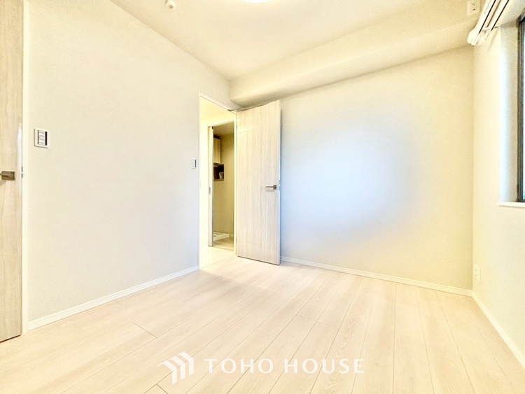 内装 ◆子供部屋◆冷涼な風、そよぐリビング。だんらんの場所はここから始まり、ここで終わる。家族の笑顔が集う素敵な場所だから、こだわり抜いた思いが詰まっているのだと思う。