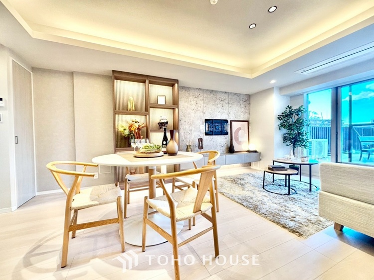 内装 ◆ここに在る◆事も無げに美しく、伝えるには筆舌に尽くし難い。豪華絢爛や華美と言う事ではなく、住まう者にとって暮らし易く心地がいいと言う美しさがこの住まいには込められている。