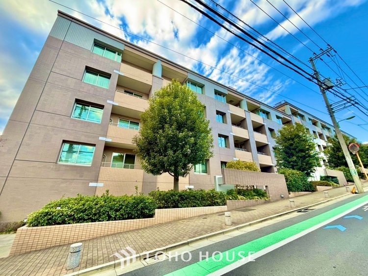 外観 ◆共有空間◆些細な事でほっぺを膨らまして怒る君。それでも僕達はこれからも一緒だよ。喧嘩をしても離れたくないから一つはさんだ同じ場所にいる。分かるよ。そこに君が