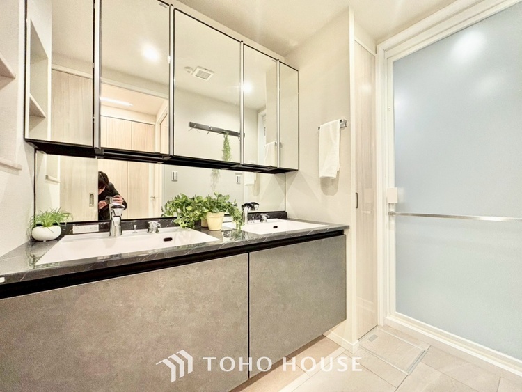 キッチン ◆愛育◆キッチンは家族の絆を育む大切な空間。シンプルで使い易いSystemKitchenで愉しく作る料理は愛情のある美味しいご馳走に。