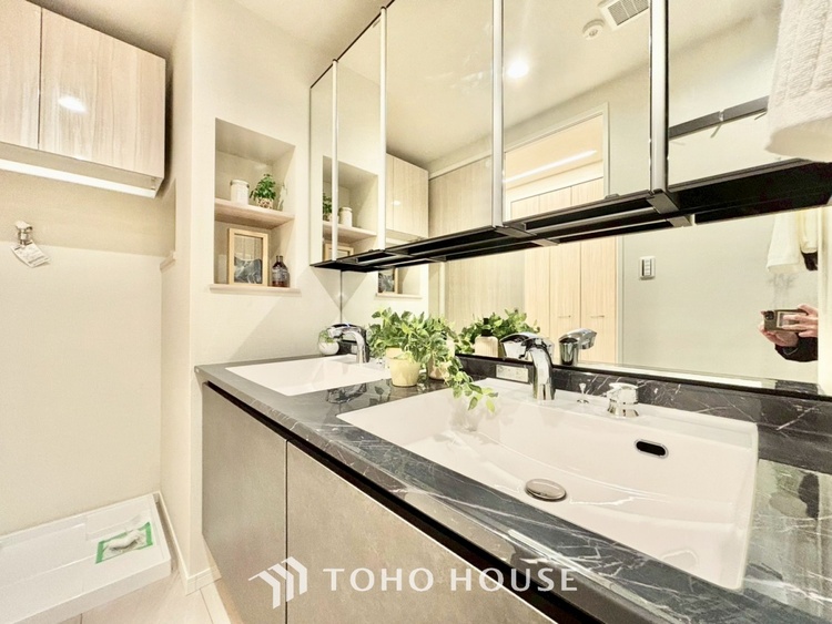 洗面 ◆洗面◆清潔感のある水回り。白で統一されたスタイリッシュな空間。毎日使う場所だから究極にシンプルにこだわりました。