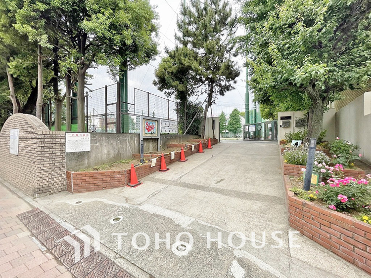 周辺 渋谷区立松濤中学校　距離1500ｍ