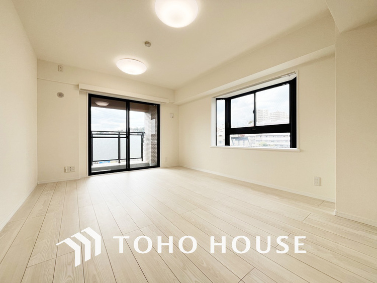 内装 広がりのある住空間、家族が集まるリビング・ダイニング