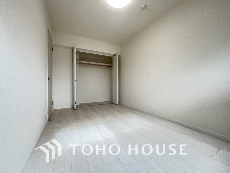 内装 1日の疲れを癒し、心地よく寛げるようゆったりとした広さをしています