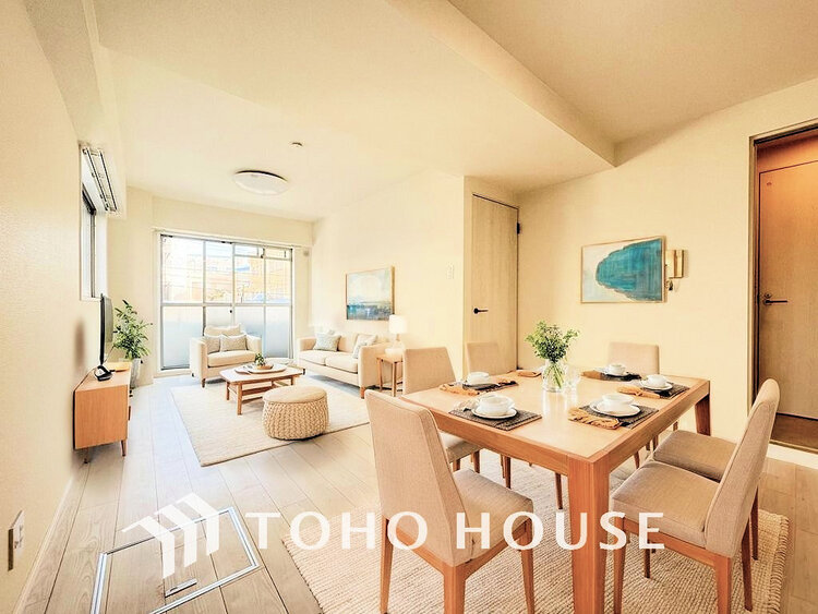 内装 明るいLDKは自然と家族が集まるコミュニケーションの場所に（家具はすべてCGです）