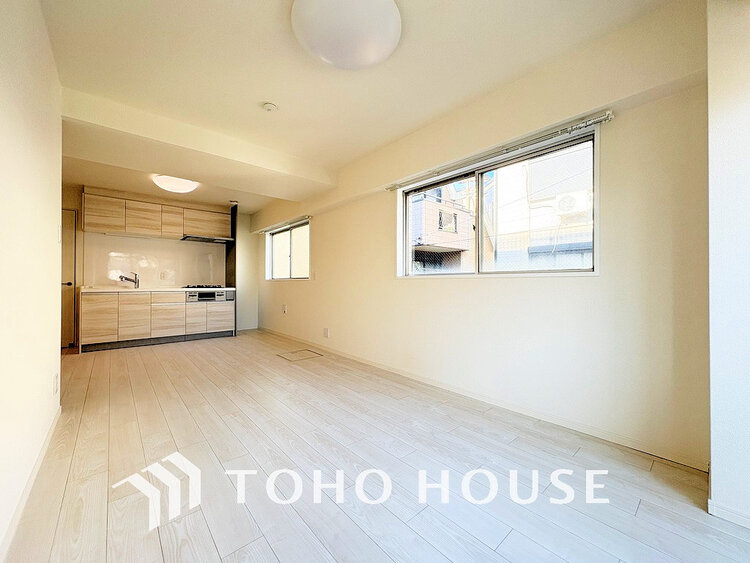 内装 広がりのある住空間、家族が集まるリビング・ダイニング