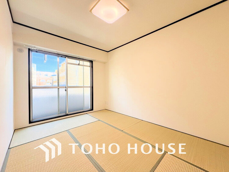 内装 採光もある洋室は、くつろぎのひと時を過ごすのにぴったり