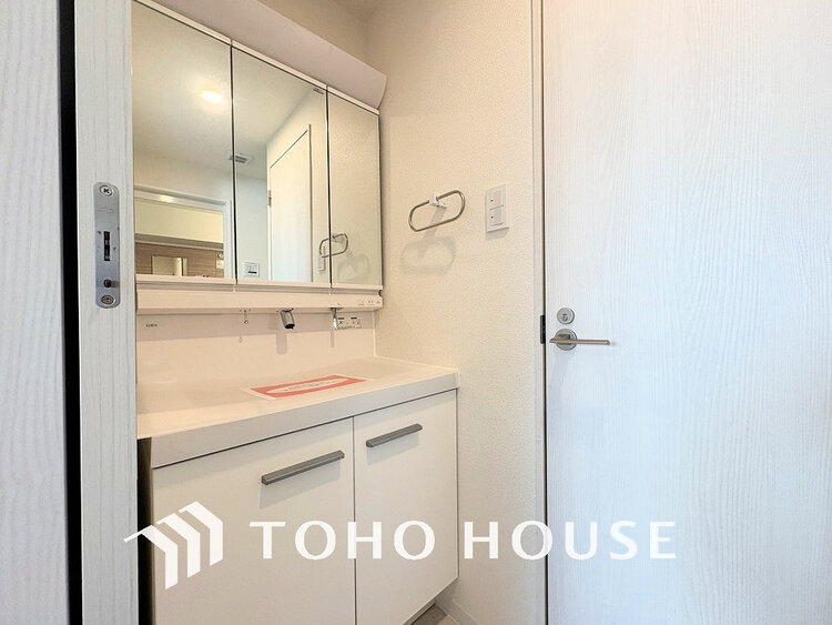 洗面 大きな洗面鏡付き、朝の身支度も楽しくなりますね