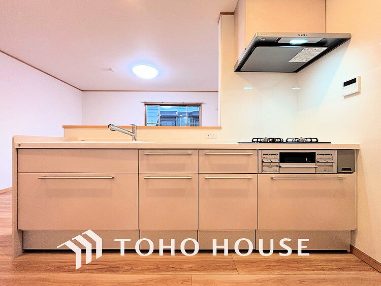 キッチン シンプルな部屋の雰囲気に溶け合うナチュラルキッチン