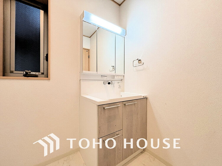 洗面 清潔感のある洗面室で朝の身支度を