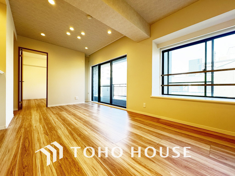 内装 広がりのある住空間、家族が集まるリビング・ダイニング