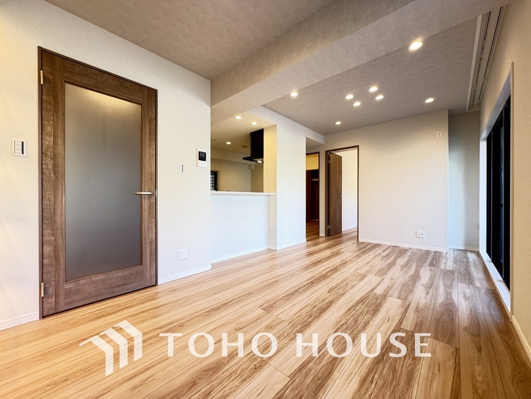 内装 柔らかな陽のそそぐ心地よいリビングダイニング