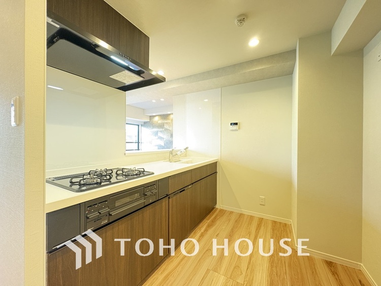 キッチン シンプルな部屋の雰囲気に溶け合うナチュラルキッチン