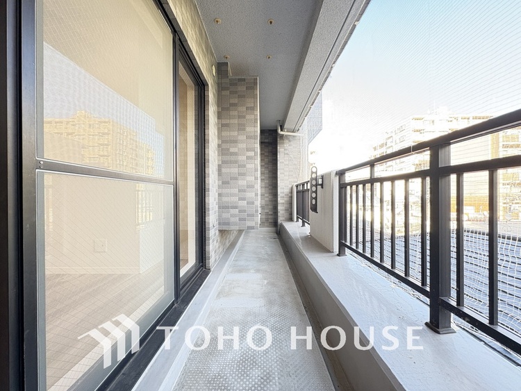 バルコニー 陽当たり良好なバルコニー