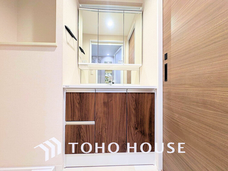 洗面 大きな洗面鏡付き、朝の身支度も楽しくなりますね