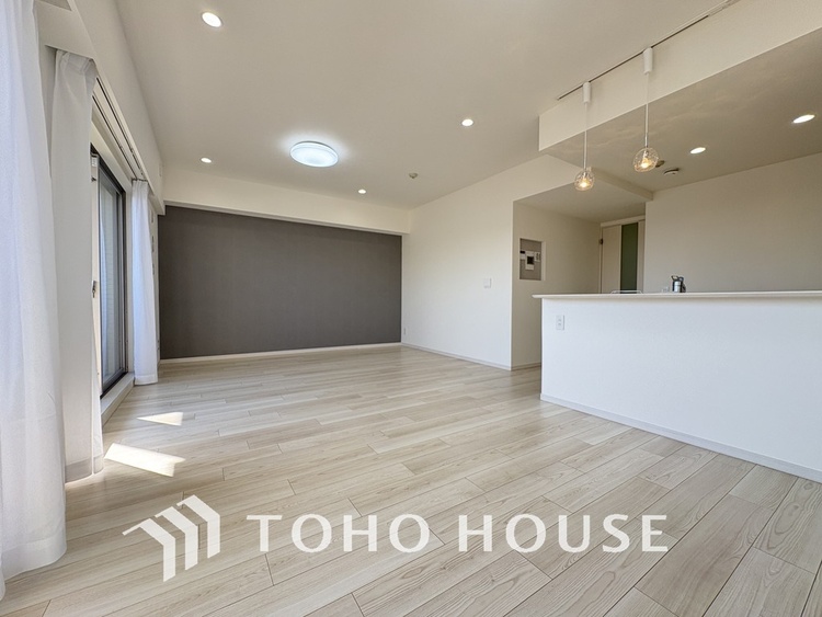 内装 柔らかな陽のそそぐ心地よいリビングダイニング