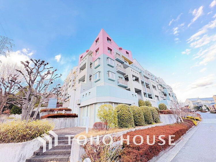 外観 〜家族みんながのびのびと暮らせるゆとりある4LDK〜南東向きのため陽当たり良好〜