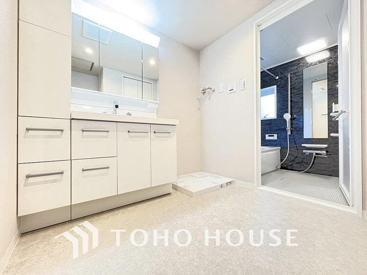 洗面 大きな洗面鏡付き、朝の身支度も楽しくなりますね