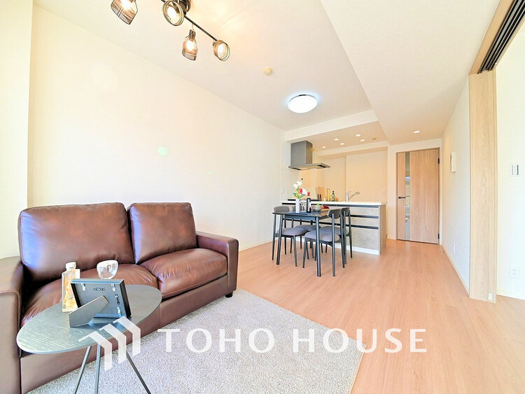 内装 広がりのある住空間、家族が集まるリビング・ダイニング