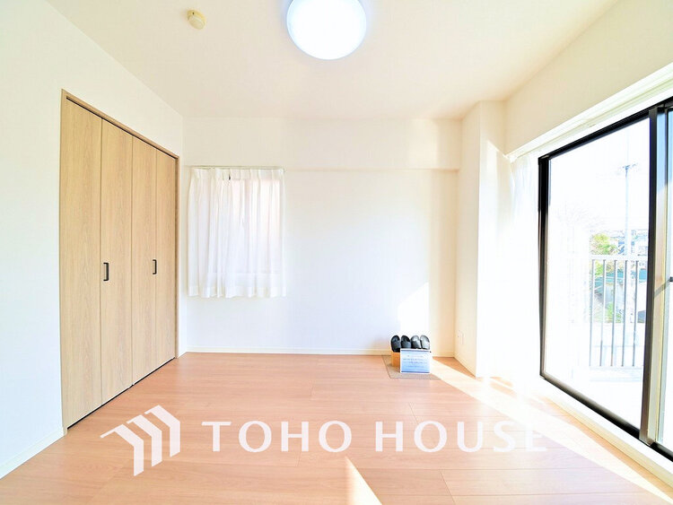 内装 シンプルですっきりとした室内は飽きのこない居心地の良い雰囲気