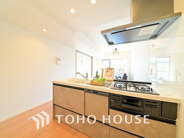 キッチン シンプルな部屋の雰囲気に溶け合うナチュラルキッチン