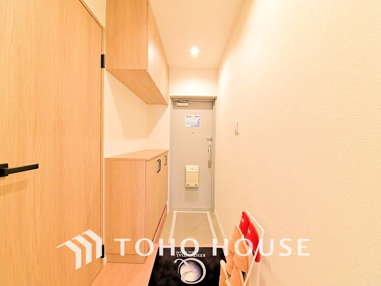 玄関 落ち着いた雰囲気の玄関、家族の帰りを暖かく迎えてくれます