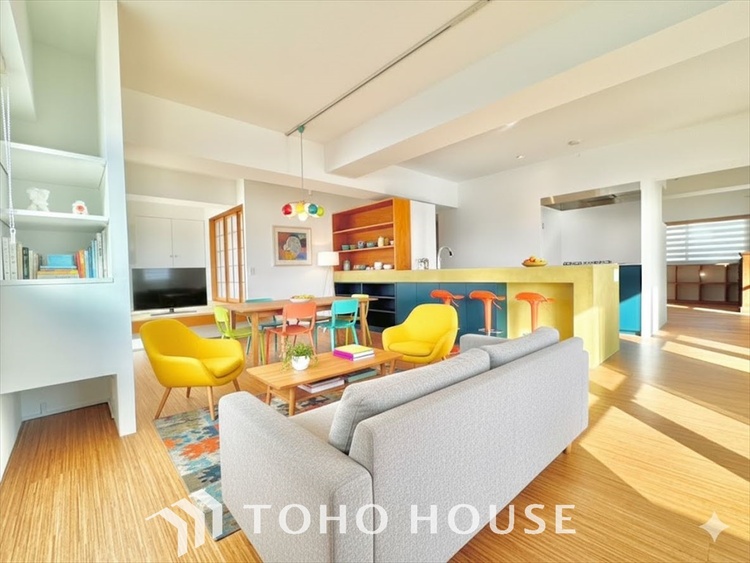 内装 ＊配置してある家具や小物はCGによるイメージ画像です。ここにはみんなが集い、食事と楽しい会話が始まる。