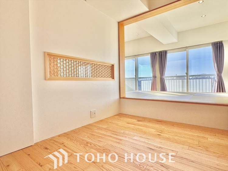 内装 大きく開放的なリビングは、家族が自然と集まり、安心して過ごせる憩いの場所。ゆとりある空間が暮らしに心地よさを届けます。