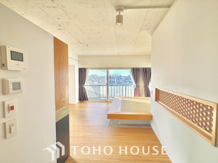 内装 大きくゆとりのあるリビングは、安心感と開放感を兼ね備えた住まいの中心。家族みんなが心から寛げる時間をお届けします。