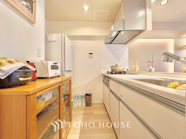 キッチン 家族の笑い声が響く、明るいキッチン。楽しい料理の時間が、思い出を作ります。