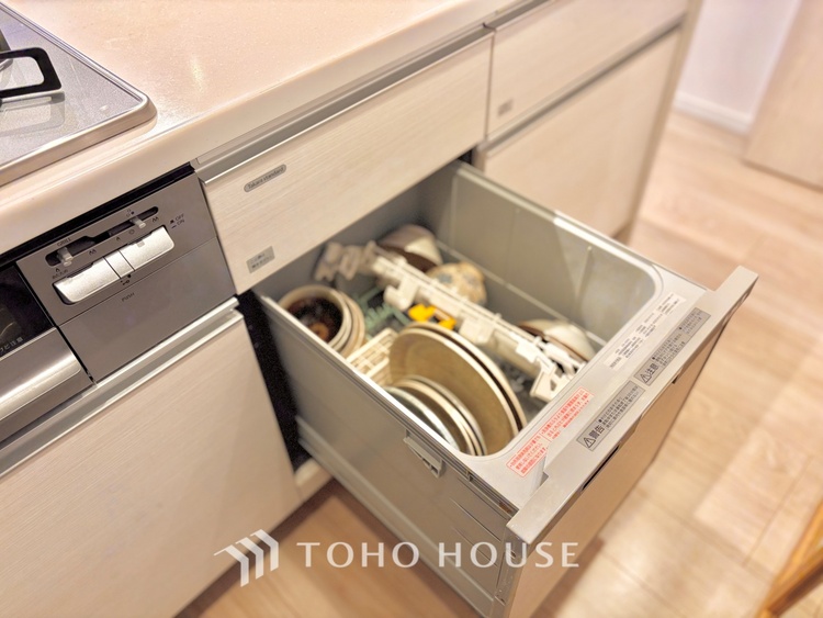 キッチン 時を超えて愛されるデザインが、日常を特別なひとときへと昇華させます。この場所から、心満たされる豊かな食卓が始まります。