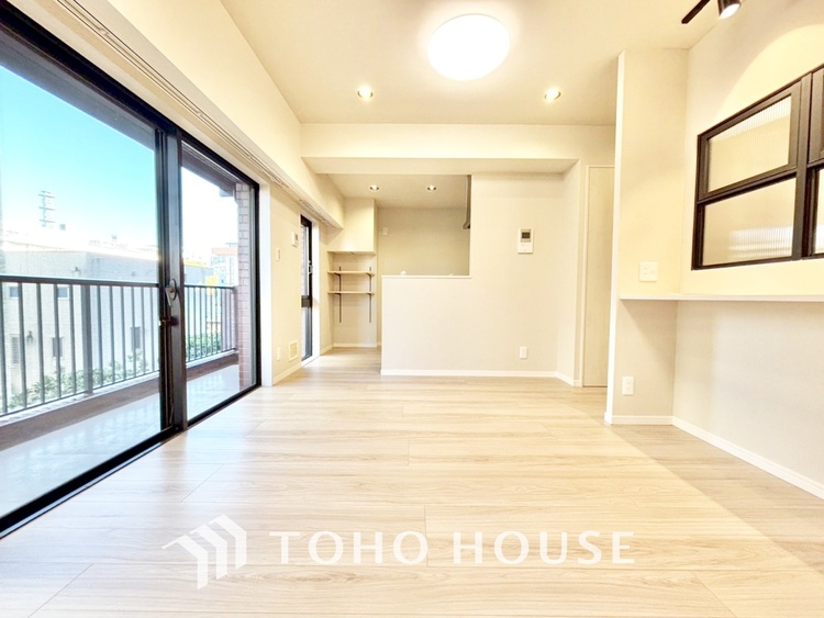 内装 「想像していた以上に広い」が写真を撮っているときの感想です。家事動線に配慮したプランによりご家族がくつろげる明るく広い空間が確保できました。