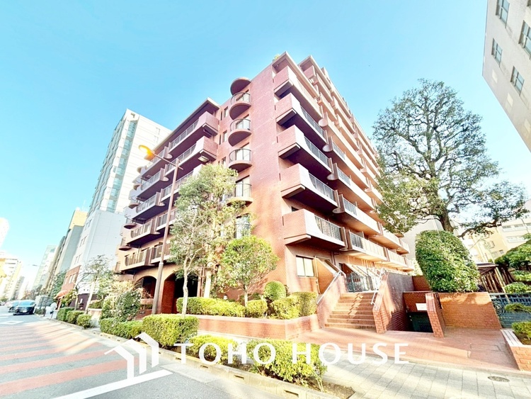 外観 漂う上質な空気感、マンションに入れば「おかえりなさい」と笑顔で迎えてくれるエントランス。最良の心配りを感じるマンションでした。