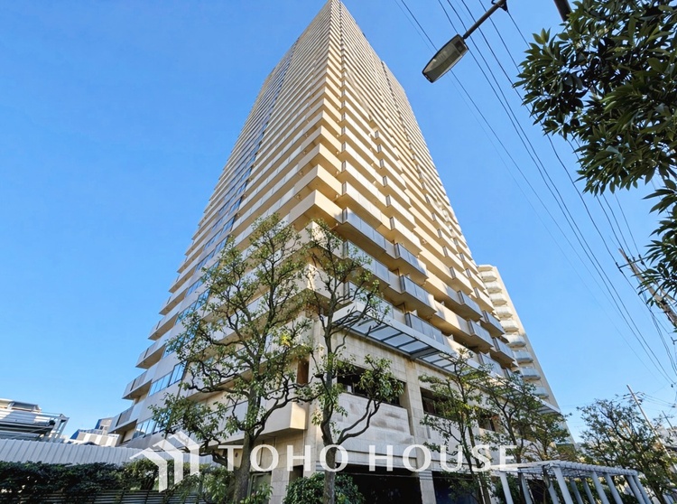 外観 都心の空に映える、洗練されたタワーフォルム。選ばれた方だけが手にする、上質な日常の舞台です。